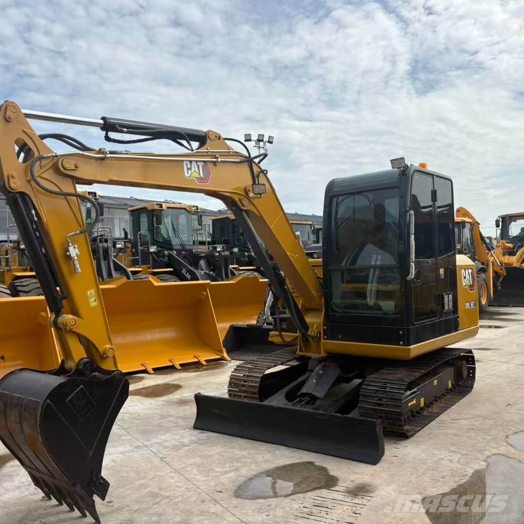 CAT 305.5 小型挖掘机