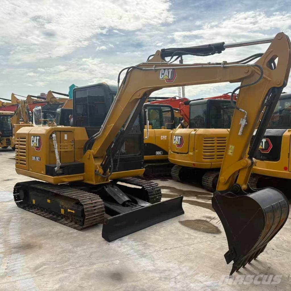 CAT 305.5 小型挖掘机