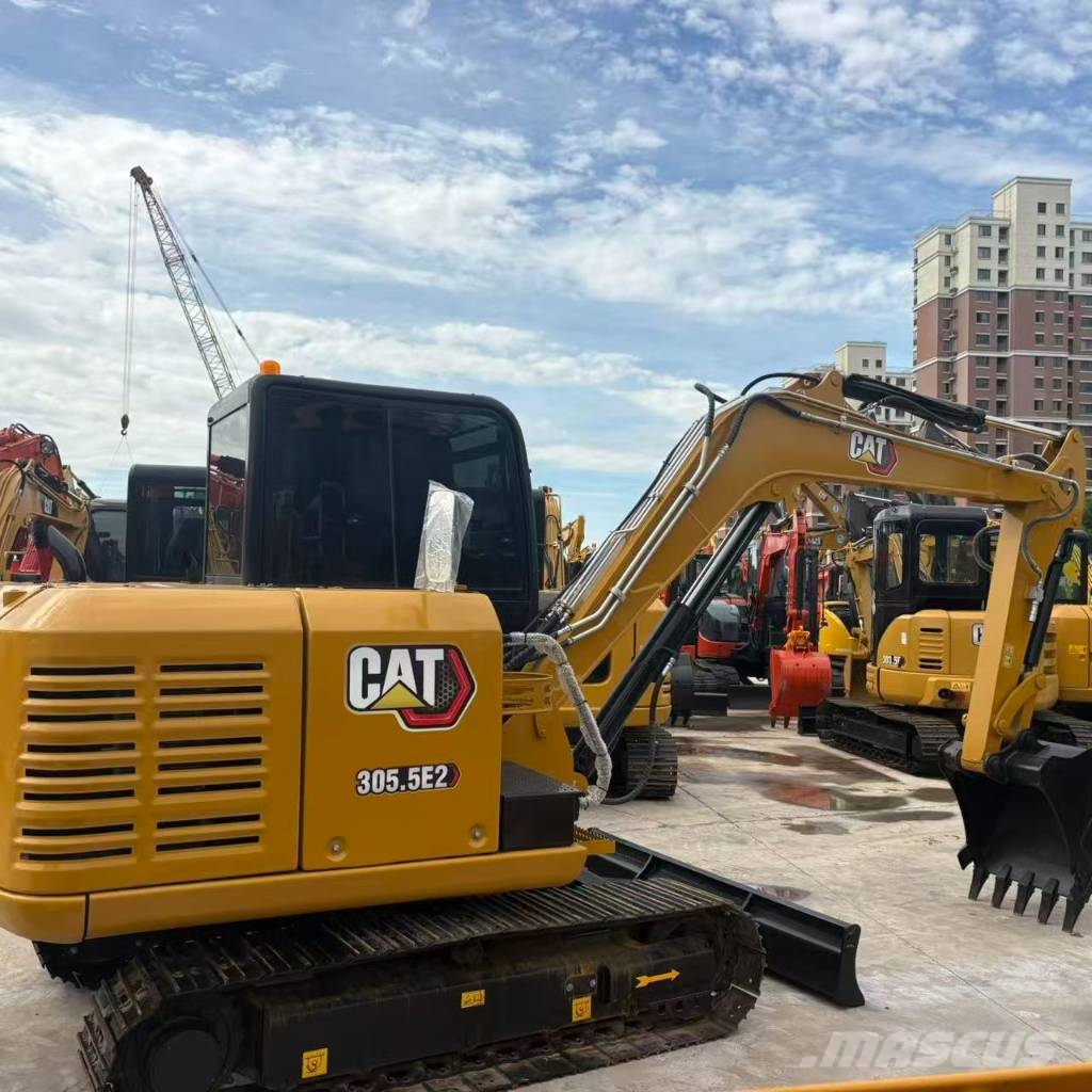 CAT 305.5 小型挖掘机