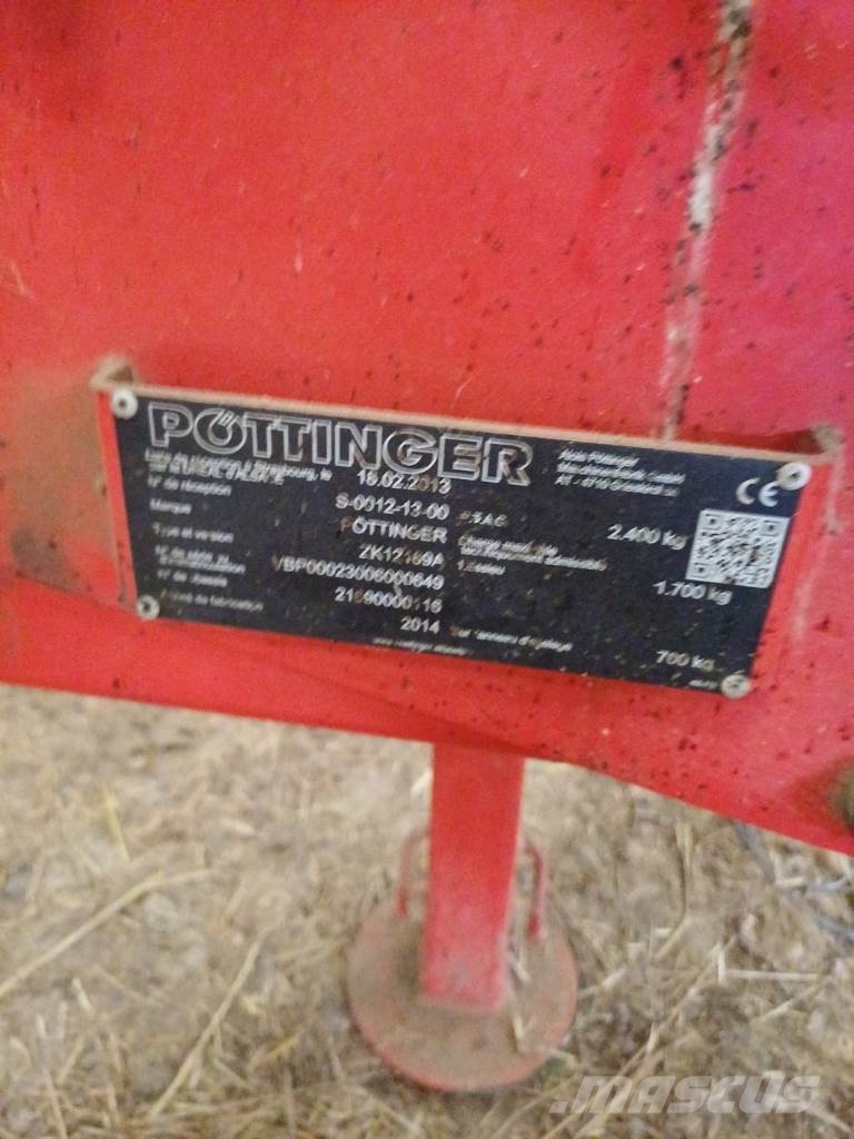 Pöttinger Hit 12.14T 耙與翻草機
