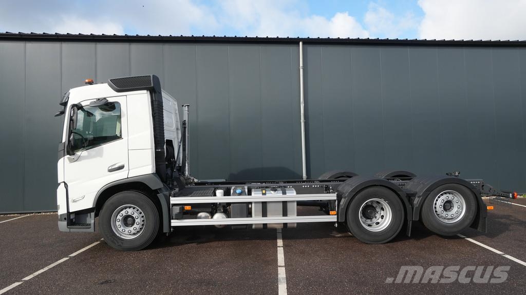 Volvo FM 500 6X2 New Chassis truck RHD Chassis met cabine