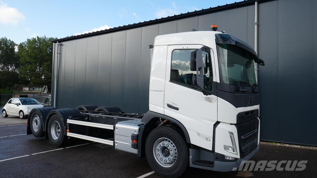 Volvo FM 500 6X2 New Chassis truck RHD Chassis met cabine