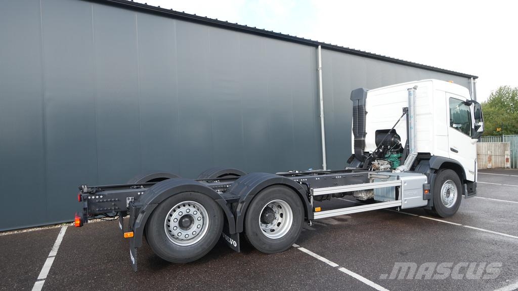 Volvo FM 500 6X2 New Chassis truck RHD Chassis met cabine
