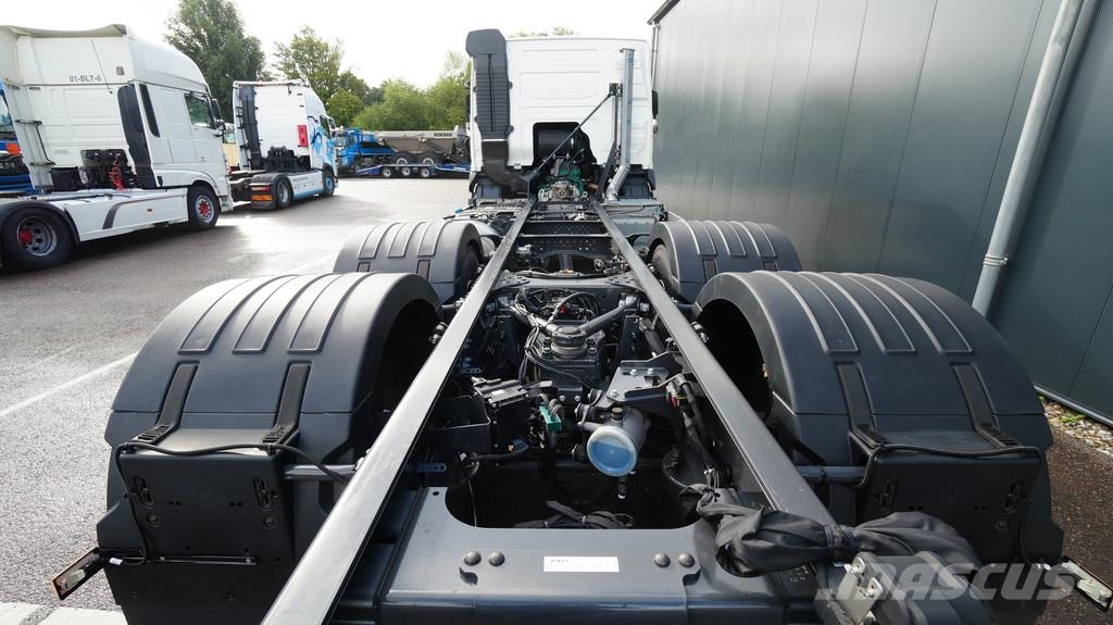 Volvo FM 500 6X2 New Chassis truck RHD Chassis met cabine