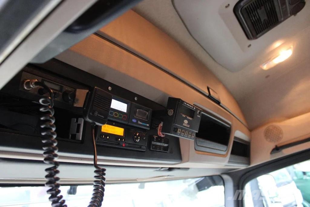 Mercedes-Benz Actros 2027 + EURO 6 + 19T 溫控卡車