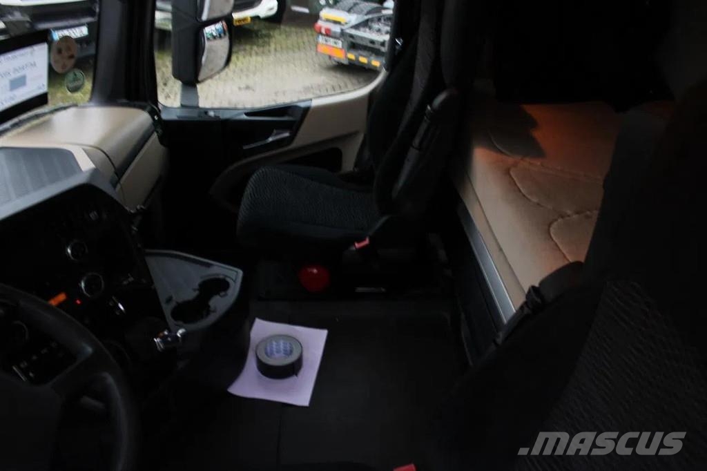 Mercedes-Benz Actros 2027 + EURO 6 + 19T Skåpbilar