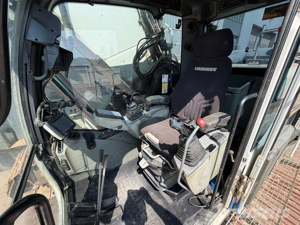 Liebherr R956HD حفارات زحافة