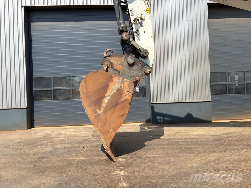 Liebherr R956HD حفارات زحافة