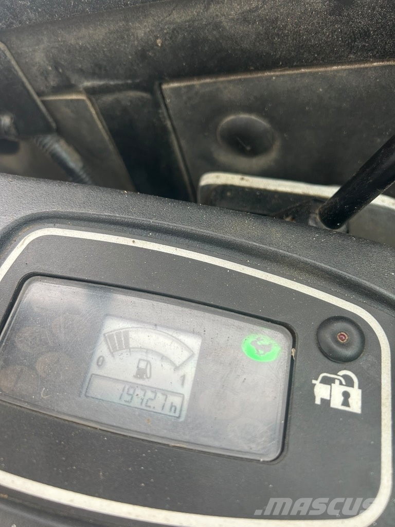 JCB 8026 Mini bagri <7t