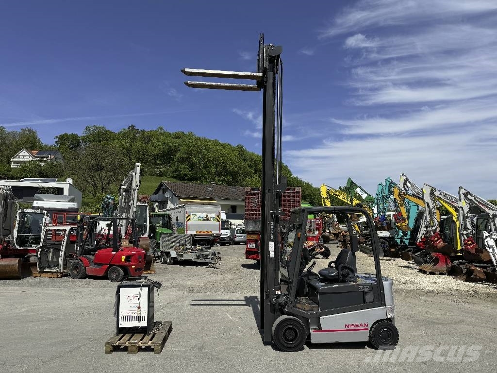 Nissan 1Q2L25Q *Triplex+Kool Reachforcks*2960 h Top Elektrikli forkliftler