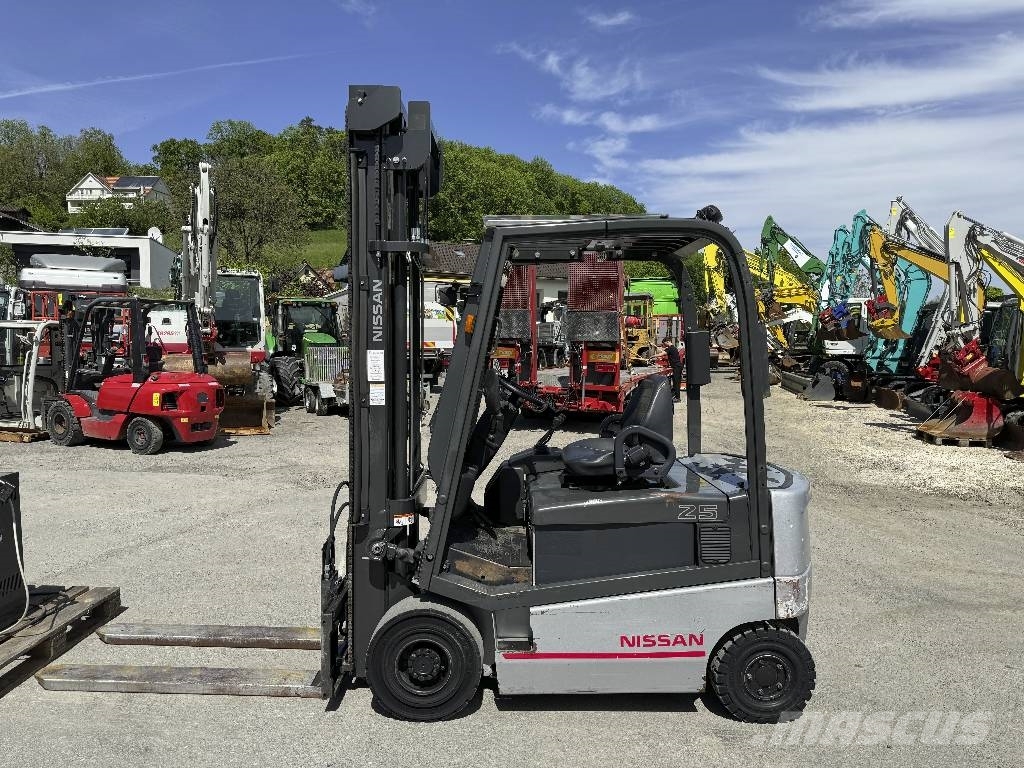Nissan 1Q2L25Q *Triplex+Kool Reachforcks*2960 h Top Elektrikli forkliftler