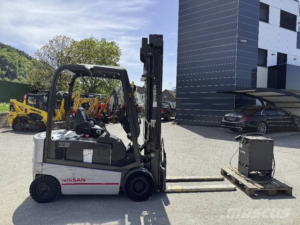 Nissan 1Q2L25Q *Triplex+Kool Reachforcks*2960 h Top Elektrikli forkliftler