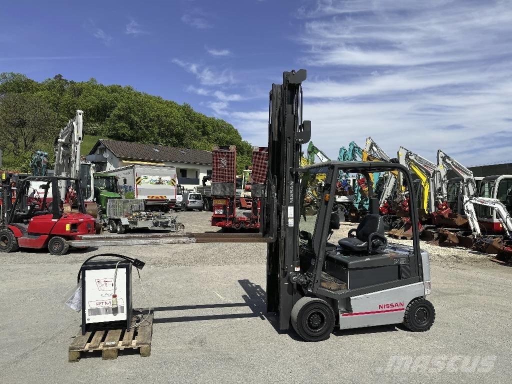 Nissan 1Q2L25Q *Triplex+Kool Reachforcks*2960 h Top Elektrikli forkliftler
