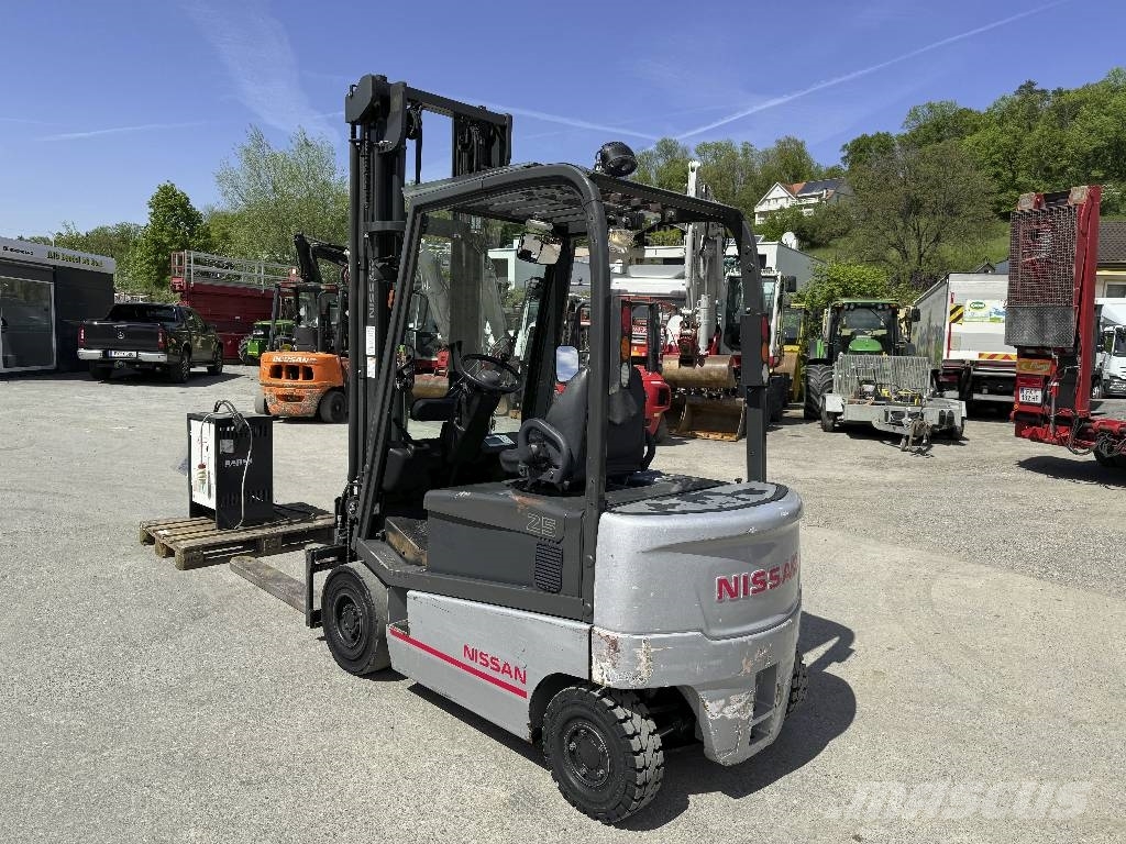 Nissan 1Q2L25Q *Triplex+Kool Reachforcks*2960 h Top Elektrikli forkliftler