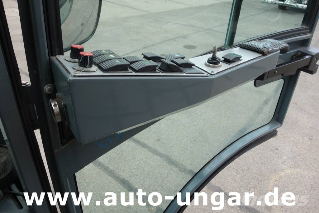 Boschung S3 Wasserfass Kipper 4-Rad-Lenkung Multicar Kommu Utility porta attrezzi