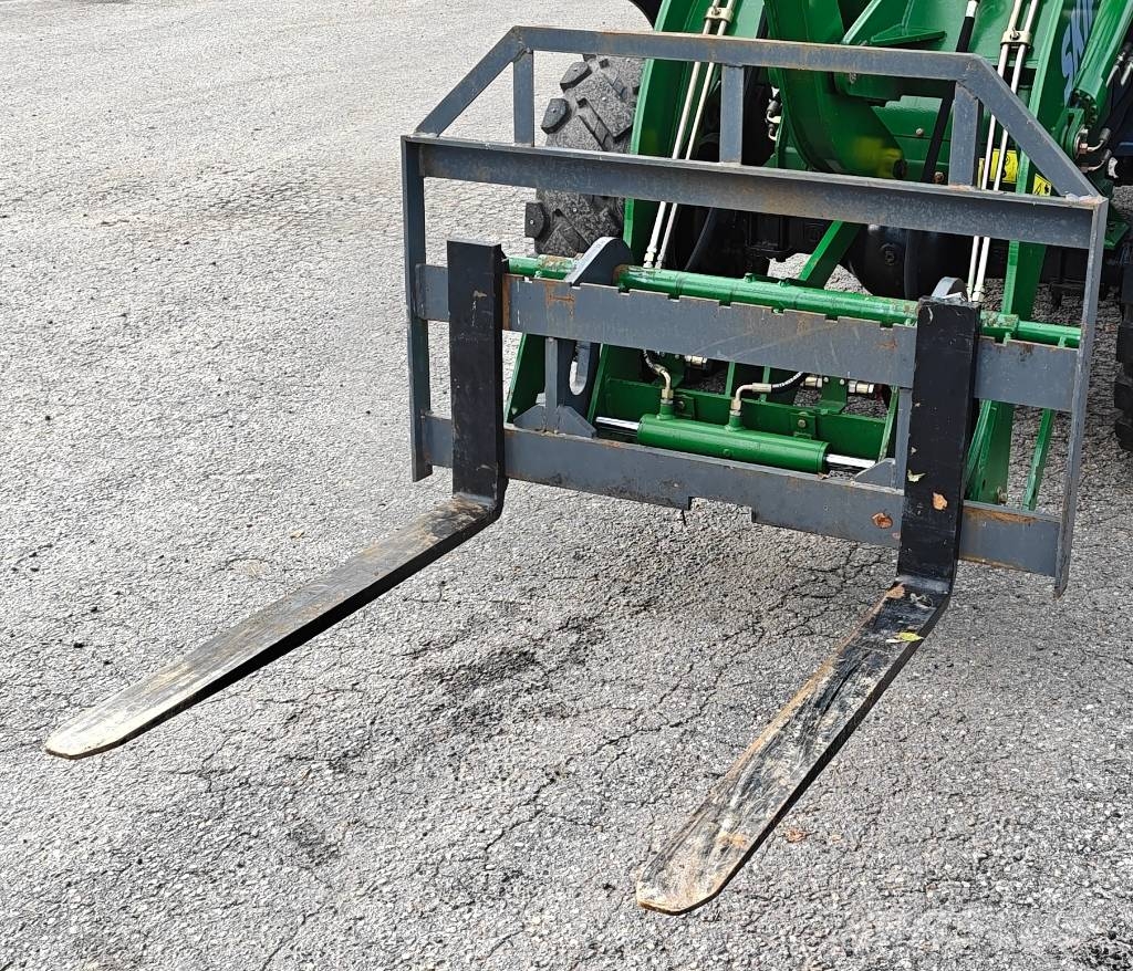 Skipsna T8600 4WD Kompaktlastere