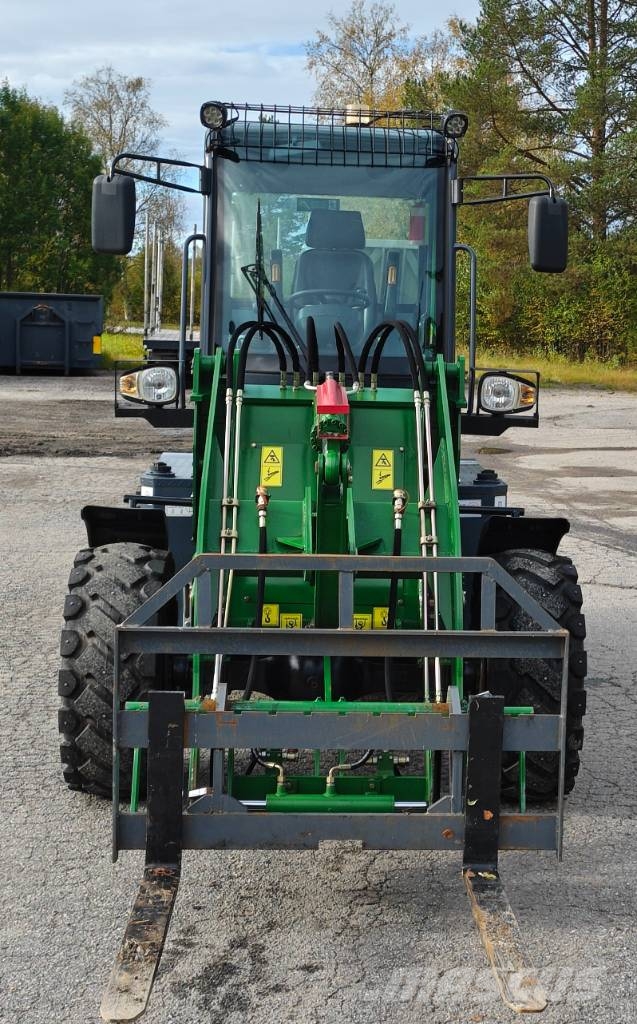Skipsna T8600 4WD Kompaktlastere