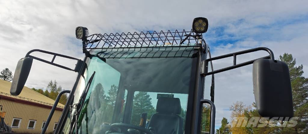 Skipsna T8600 4WD Kompaktlastere