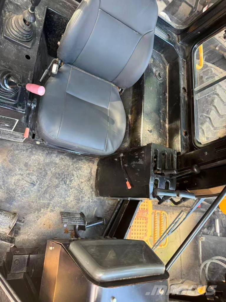 CAT D 7 G Buldožerji goseničarji
