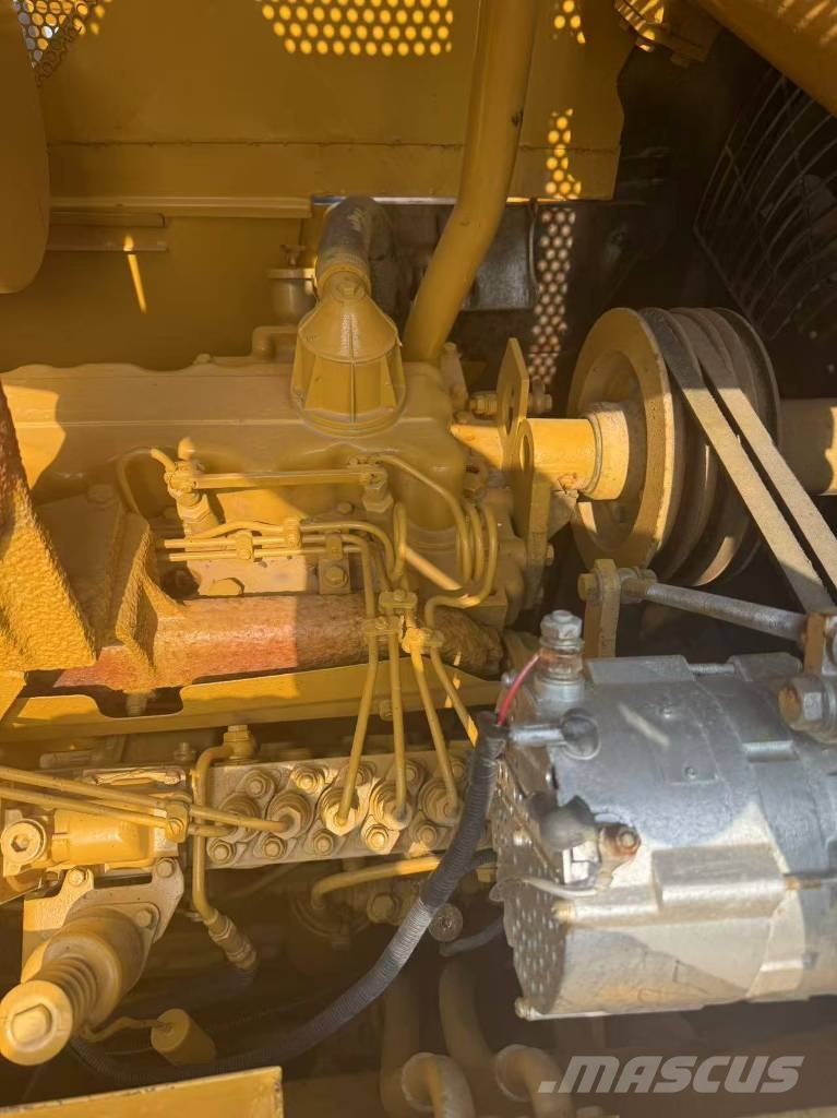 CAT D 7 G Buldožerji goseničarji