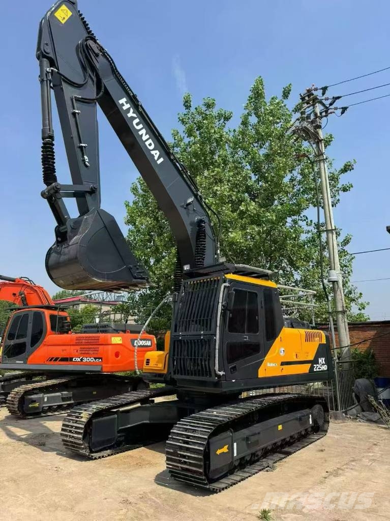 Hyundai HX225HD Crawler excavators
