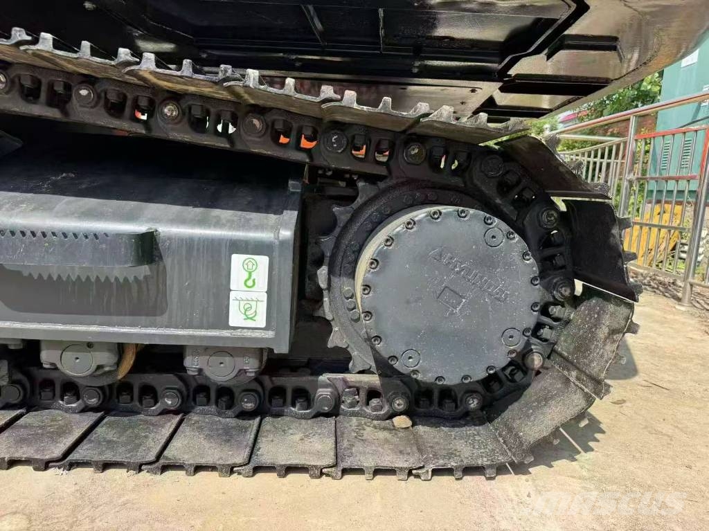Hyundai HX225HD Crawler excavators