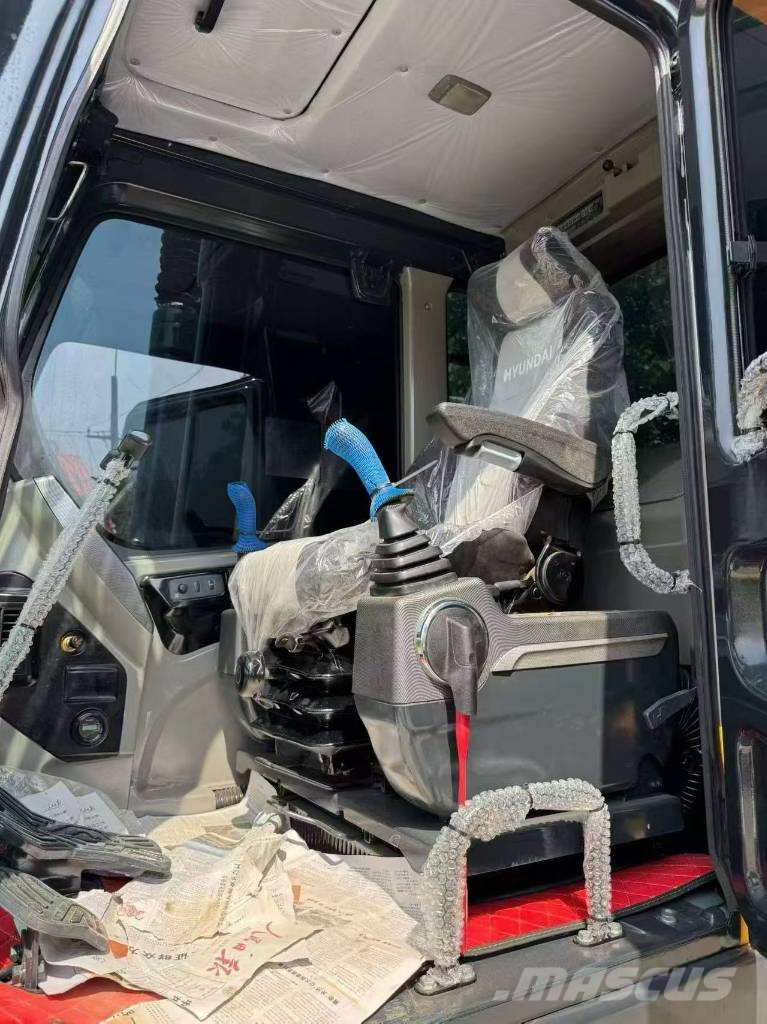 Hyundai HX225HD Crawler excavators