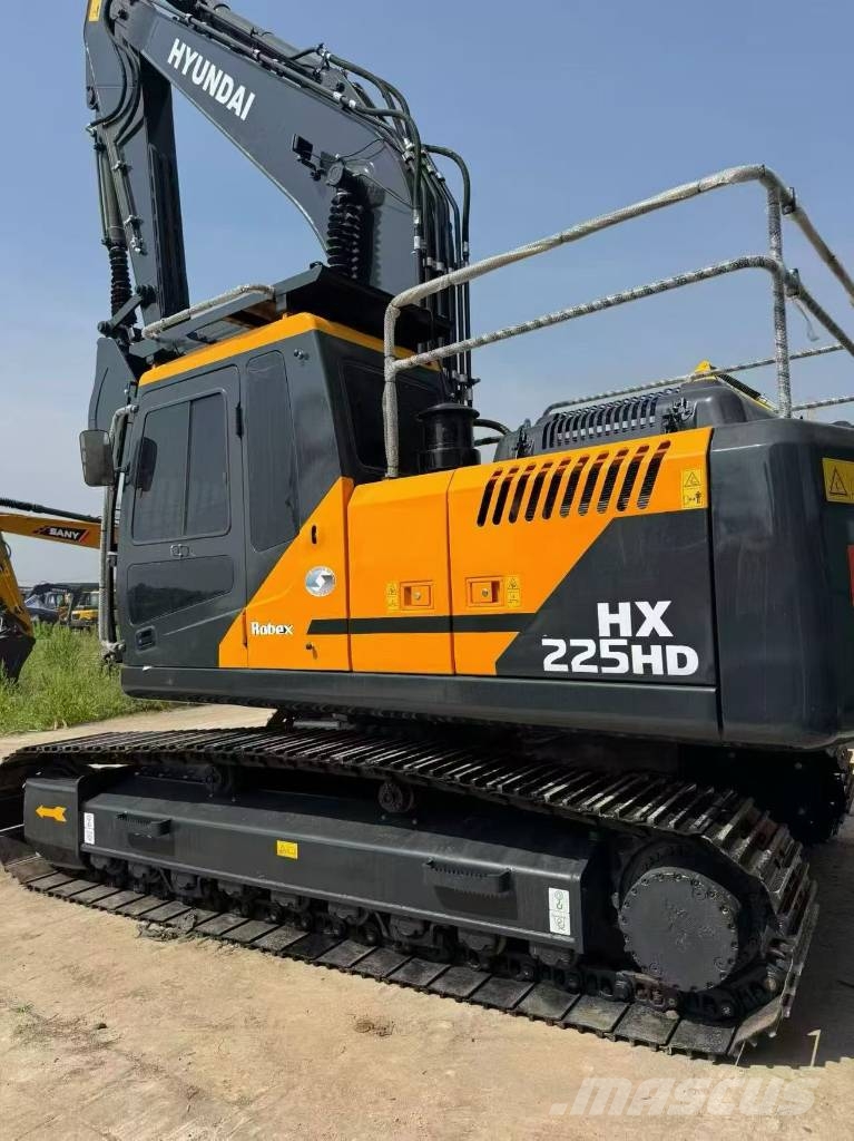 Hyundai HX225HD Crawler excavators