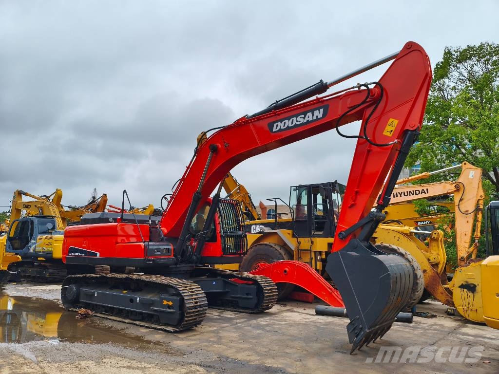 Doosan DX340LC-9C Raupenbagger