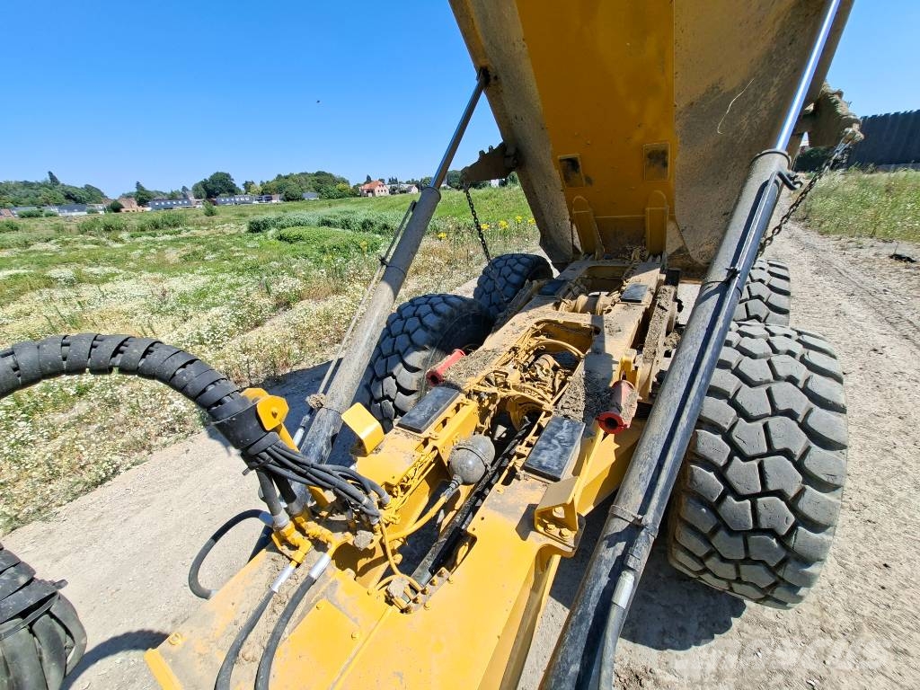 CAT 725C2 Articulated Haulers