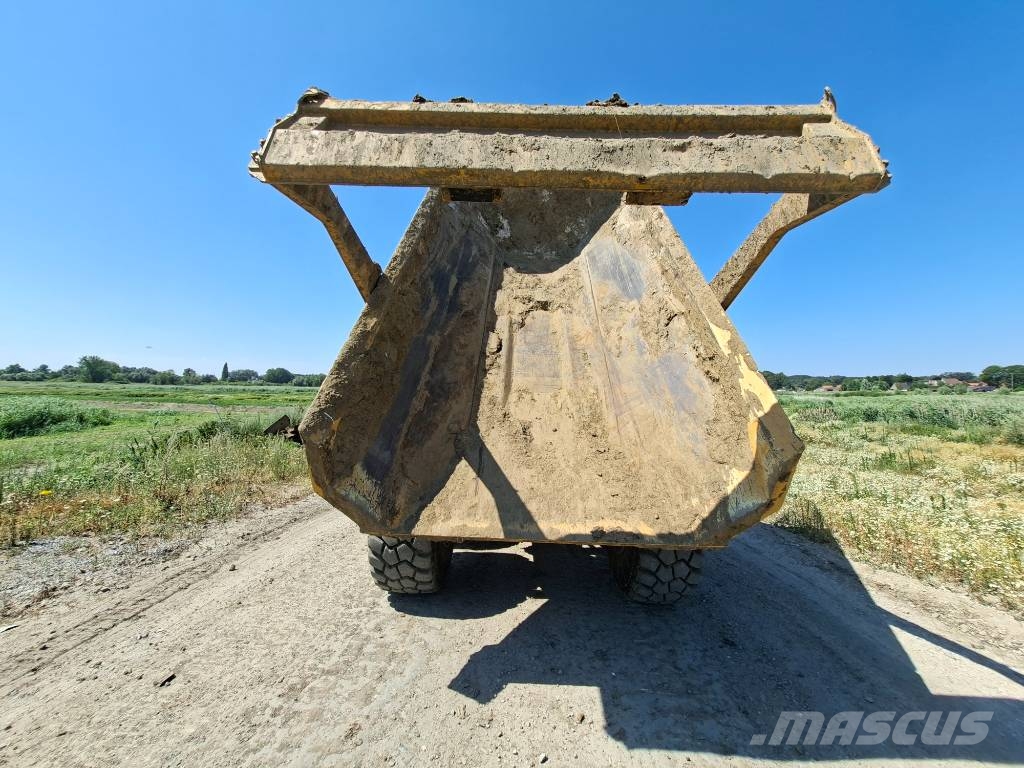 CAT 725C2 Articulated Haulers