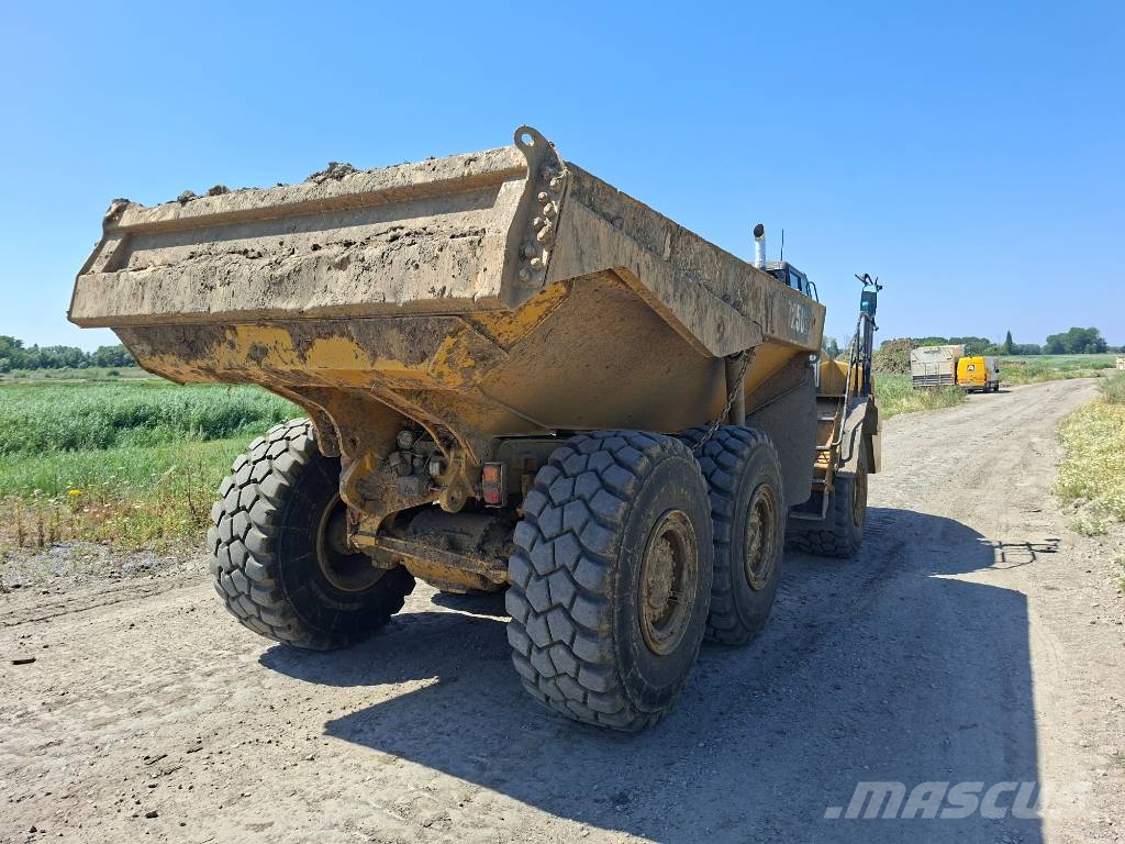 CAT 725C2 Articulated Haulers