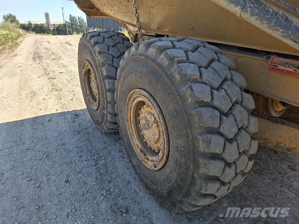 CAT 725C2 Articulated Haulers