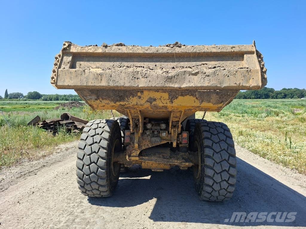 CAT 725C2 Articulated Haulers