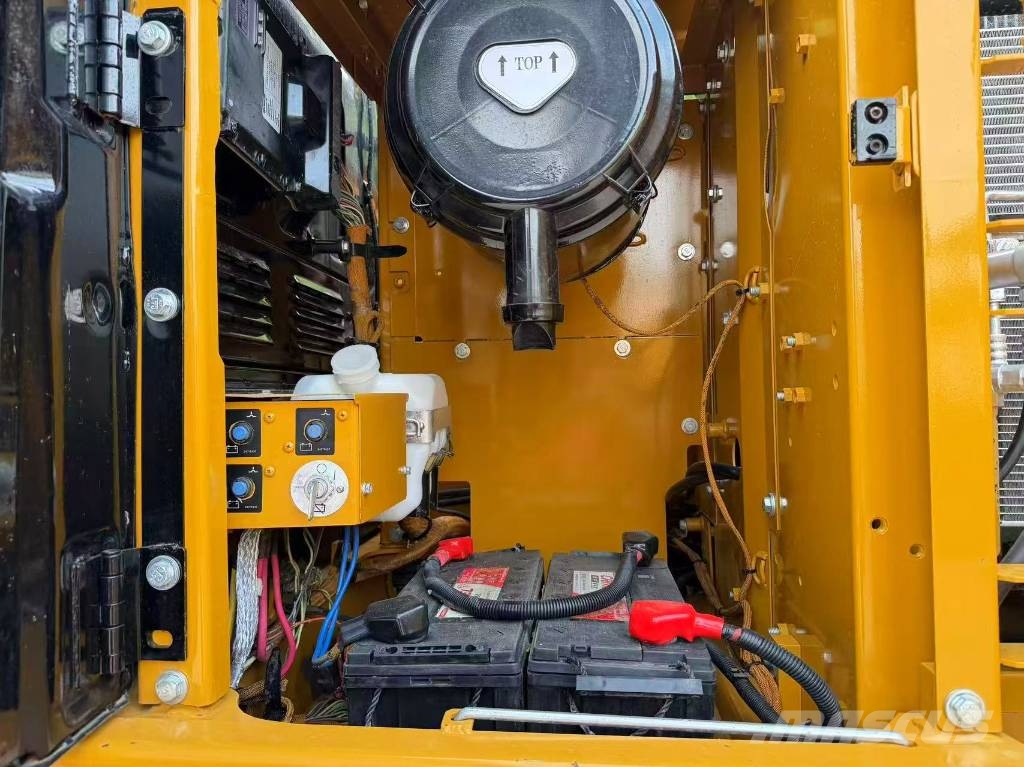 CAT 320D2L Bageri gusjeničari