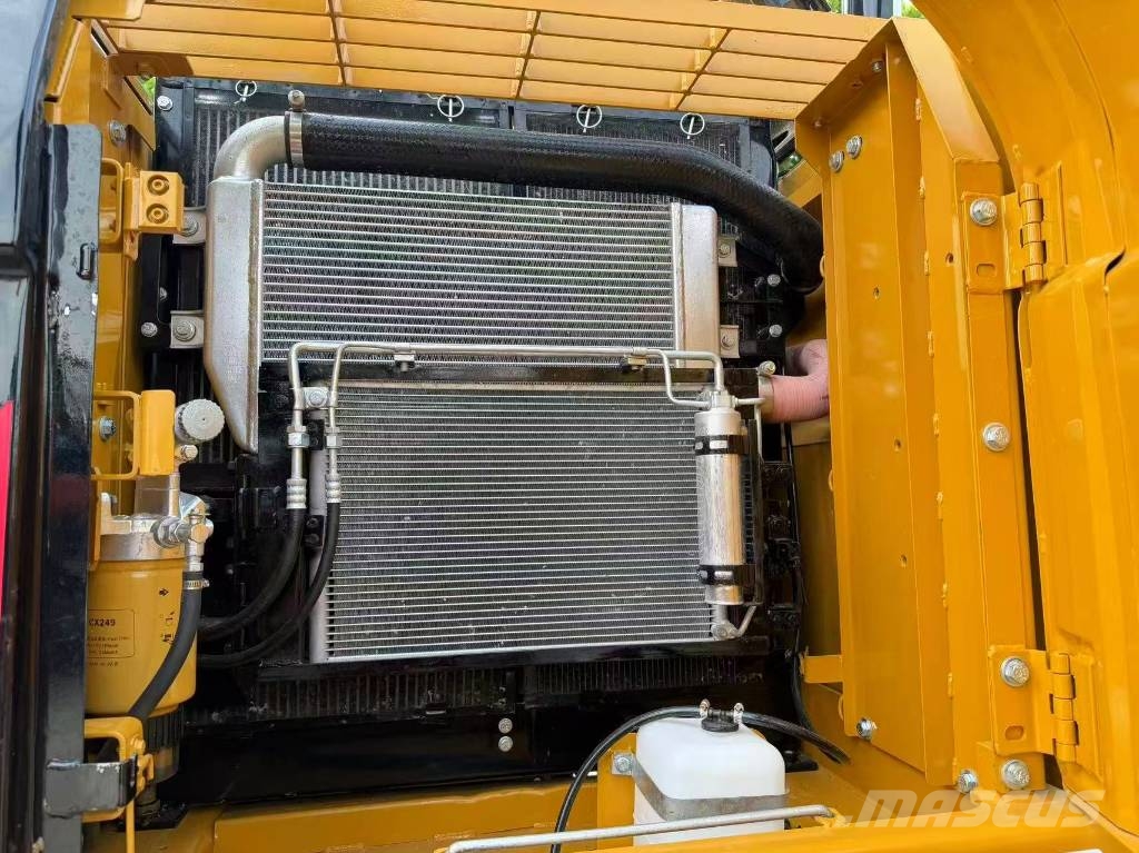CAT 320D2L Bageri gusjeničari