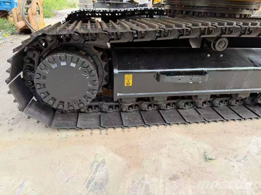 CAT 320D2L Bageri gusjeničari