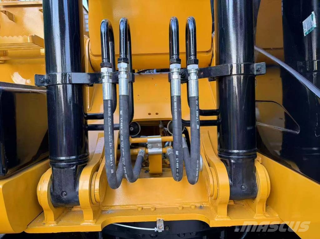 CAT 320D2L Bageri gusjeničari