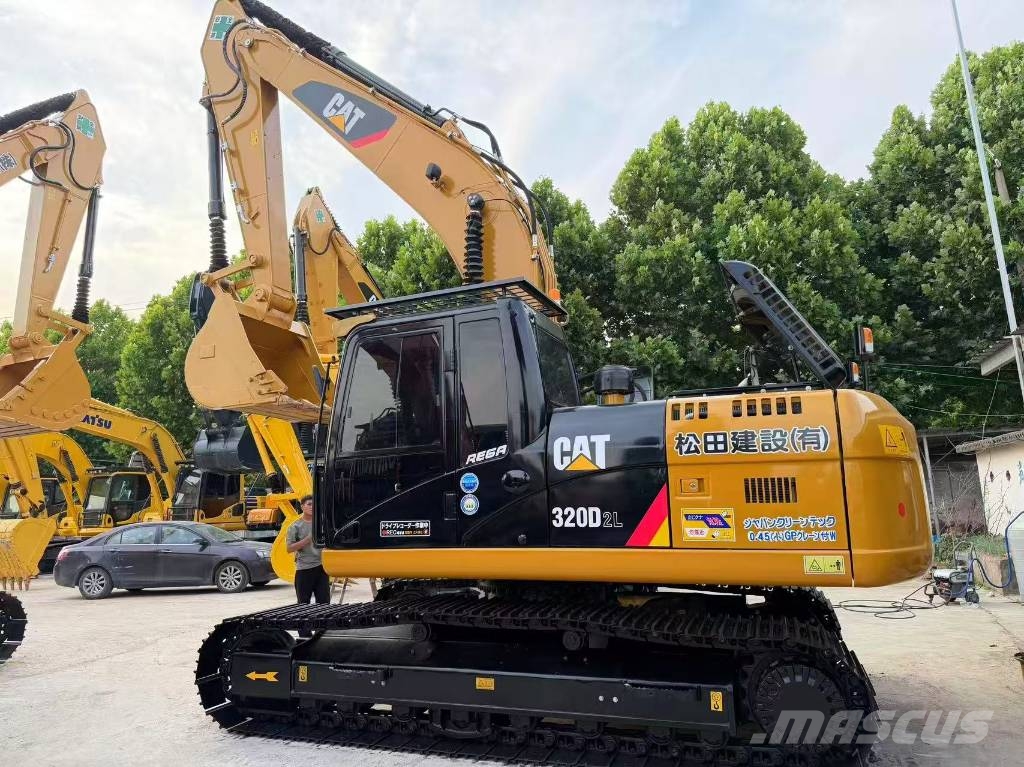 CAT 320D2L Bageri gusjeničari