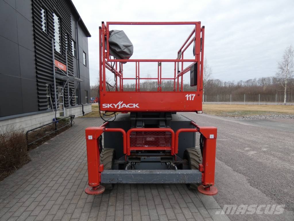 SkyJack 6832RTE Platforme foarfeca