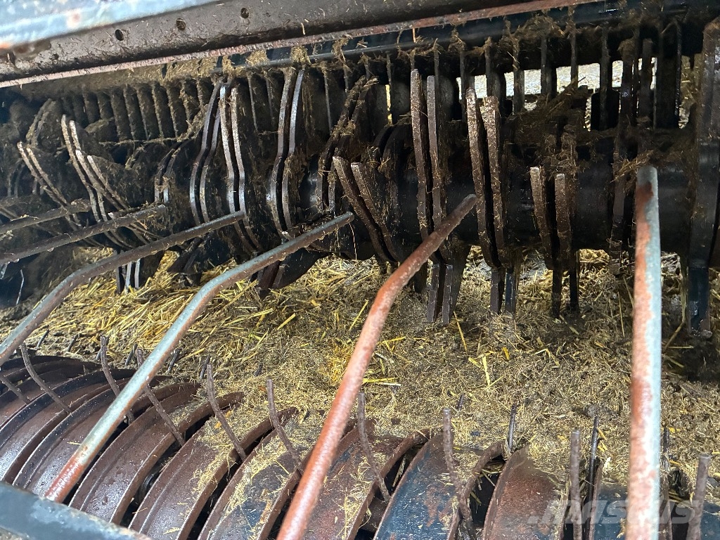 New Holland BR 6090 RC Prasy zwijające