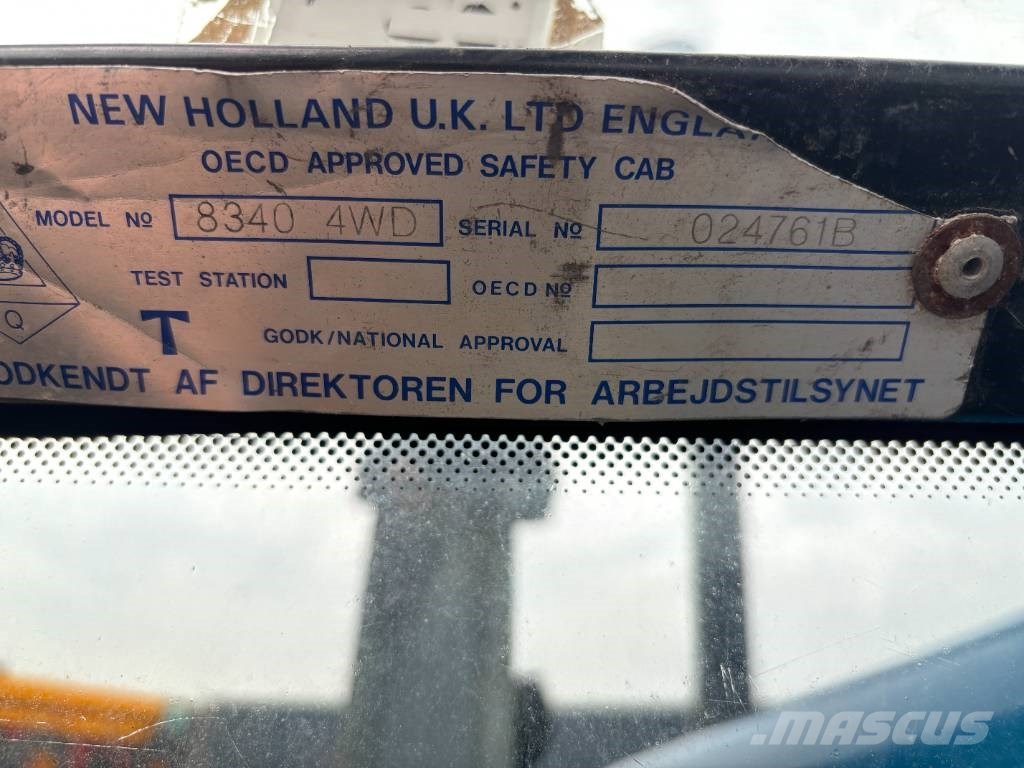 New Holland Ford 8340 الجرارات