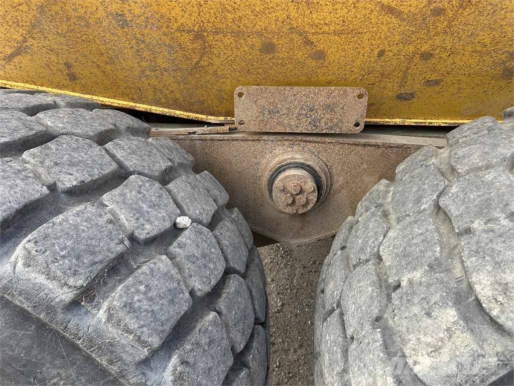 Komatsu HM 300-2 Karjeriniai savivarčiai