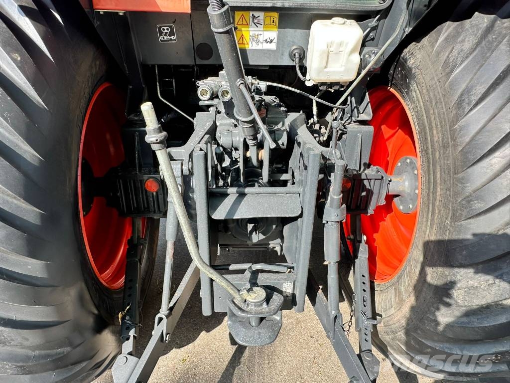 Kubota ME5700 Allrad mit Industriefrontlader Traktori