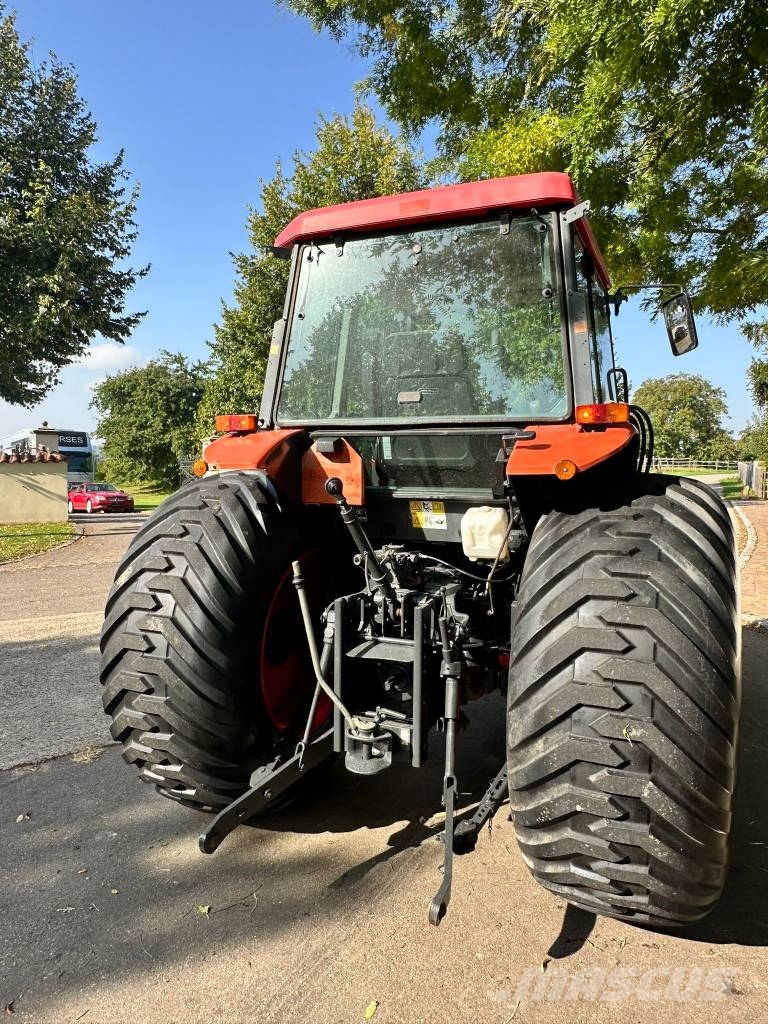Kubota ME5700 Allrad mit Industriefrontlader Traktori