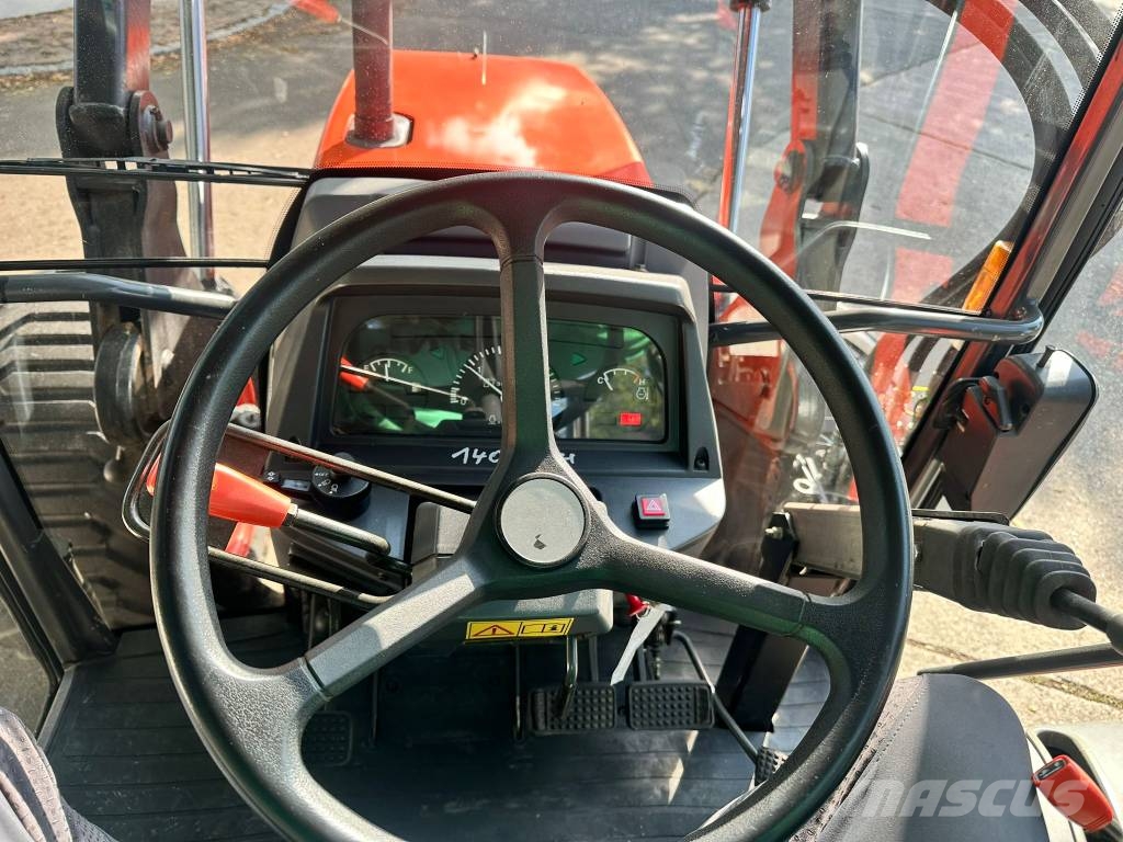 Kubota ME5700 Allrad mit Industriefrontlader Traktori
