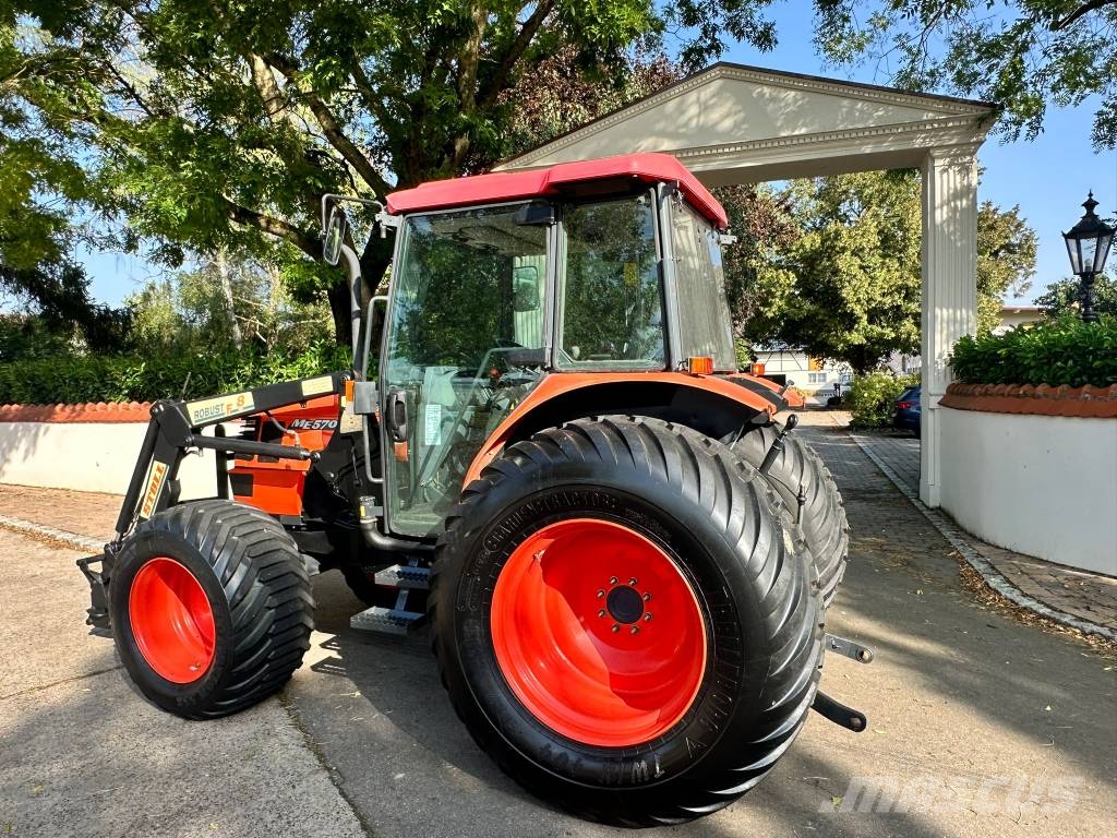 Kubota ME5700 Allrad mit Industriefrontlader Traktori