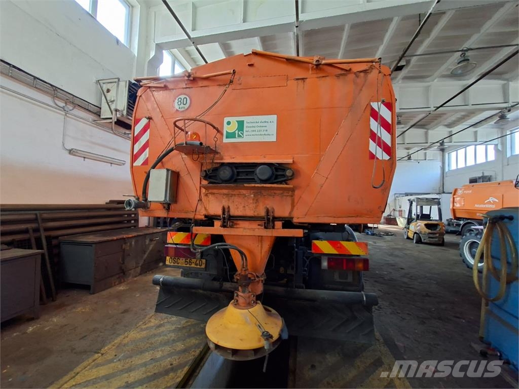Renault 320.19 PR 4X4-44.0 Camiones con chasís y cabina
