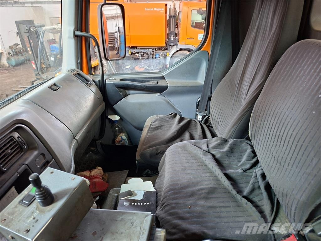 Renault 320.19 PR 4X4-44.0 Camiones con chasís y cabina
