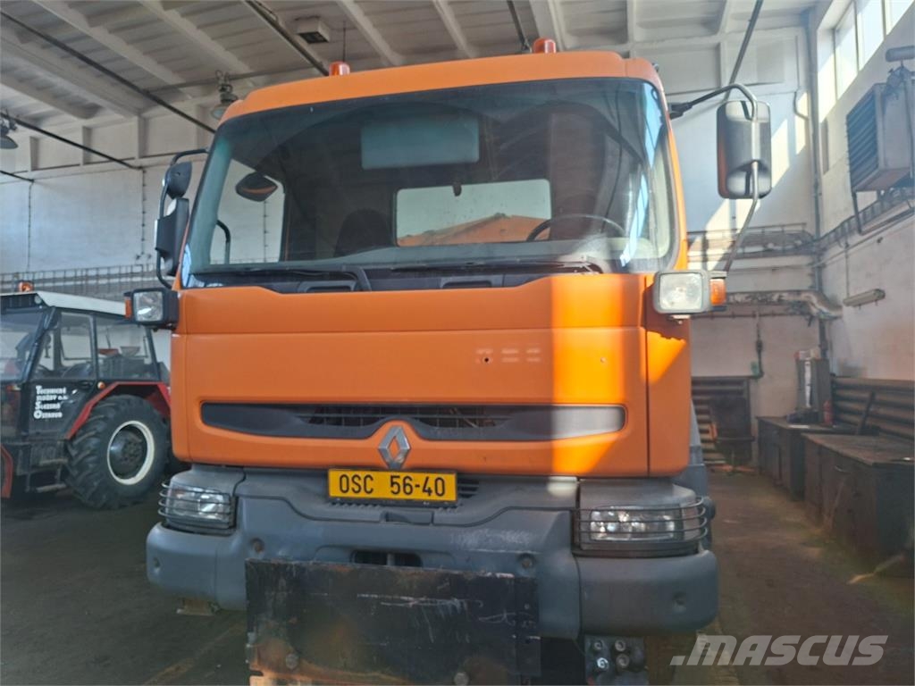 Renault 320.19 PR 4X4-44.0 Camiones con chasís y cabina